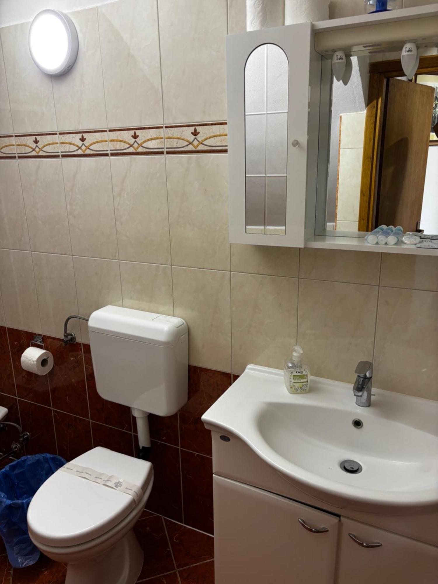 Apartmani Rozi أوماغ المظهر الخارجي الصورة
