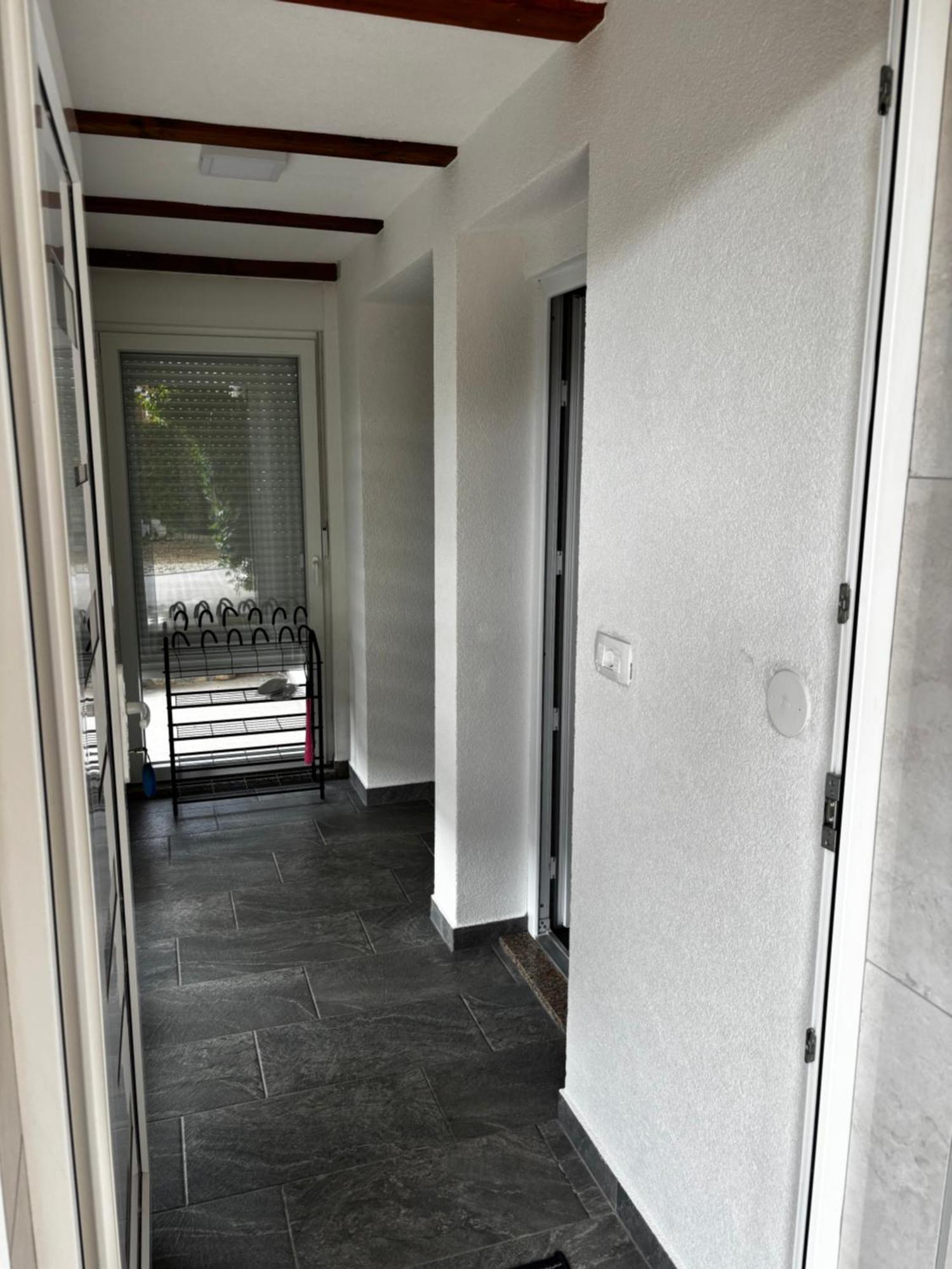 Apartmani Rozi أوماغ المظهر الخارجي الصورة