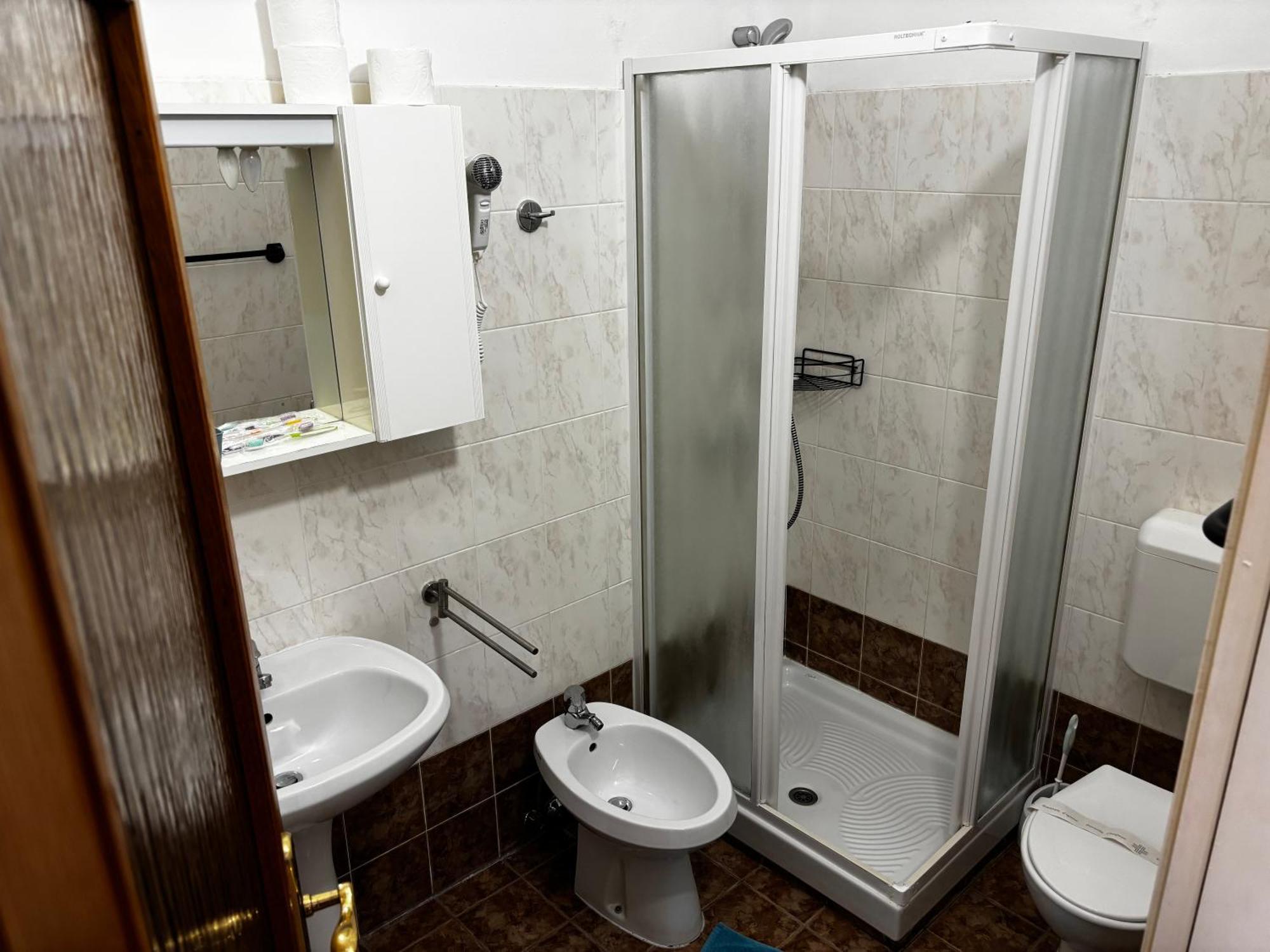 Apartmani Rozi أوماغ المظهر الخارجي الصورة